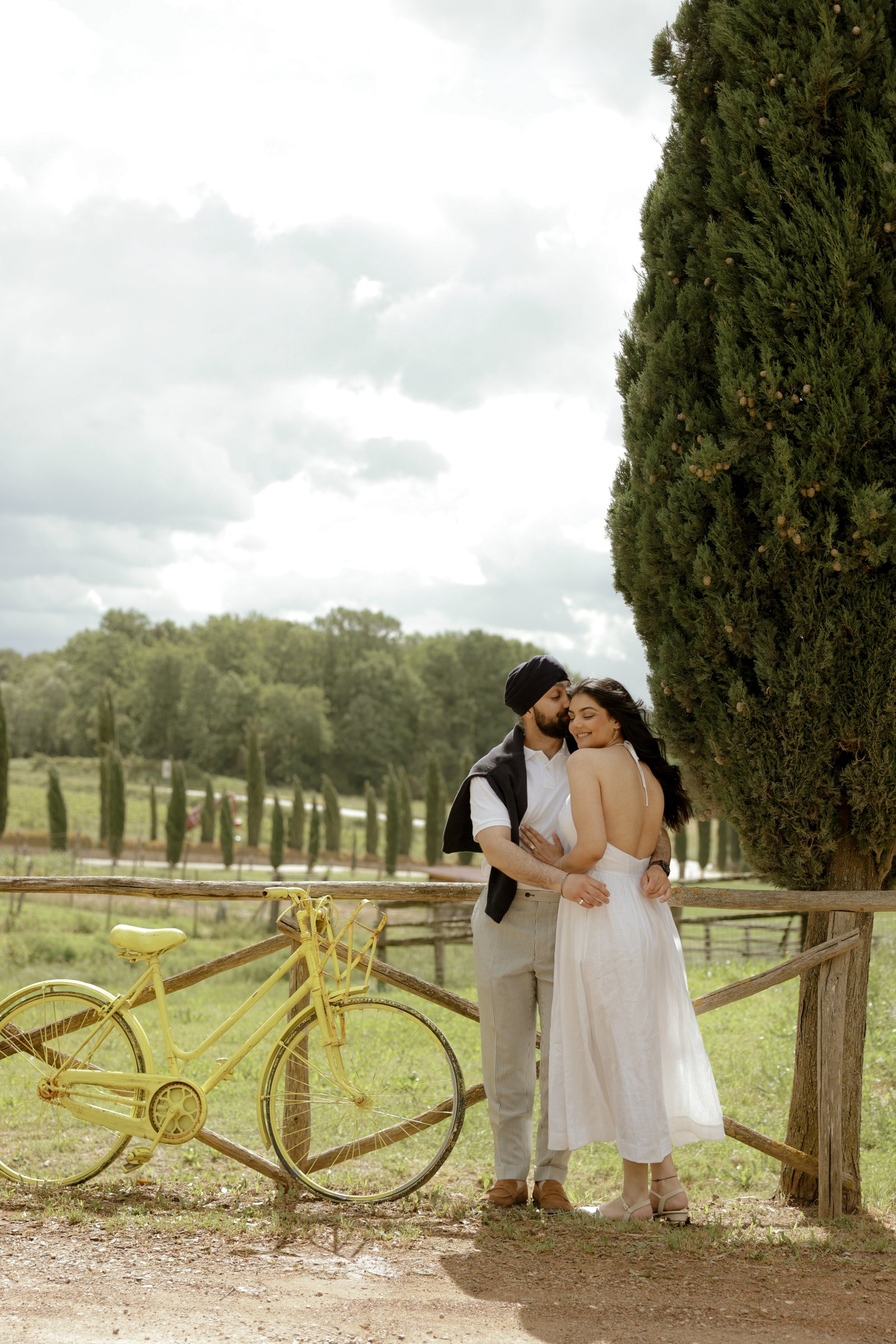 Couple photoshoot in tuscany